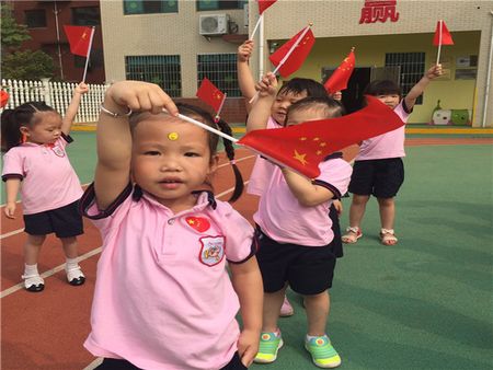 卡酷七色光藝術(shù)幼兒園加盟