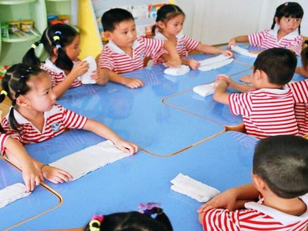 七彩星球國際藝術(shù)幼兒園加盟