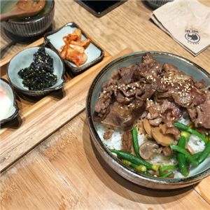 解牛炭火牛肉蓋飯加盟