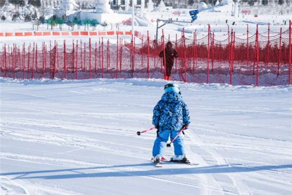 洪尚冰雪運動樂園加盟