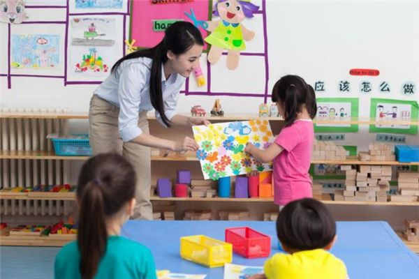 愛(ài)迪國(guó)際學(xué)校幼兒園加盟