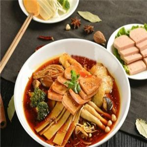 串串家園骨湯麻辣燙加盟